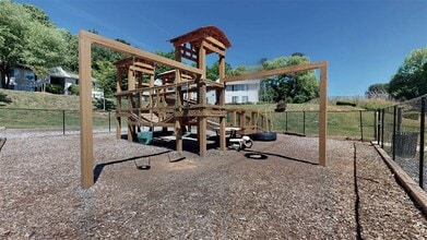 Vue on Medlock in Peachtree Corners, GA - Building Photo - Building Photo
