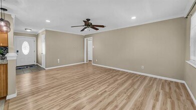 205 James St in Aledo, TX - Foto de edificio - Building Photo
