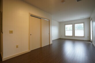 400 Langley Rd in Newton, MA - Building Photo - Building Photo