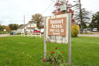 Sunset Acres in Howell, MI - Building Photo - Building Photo