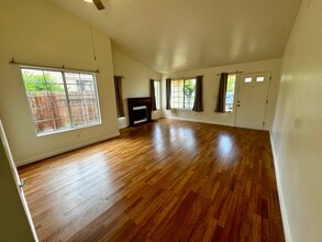 2204 Mark Ave in Palmdale, CA - Building Photo - Building Photo