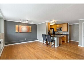 3120 Hennepin Ave, Unit 8 in Minneapolis, MN - Building Photo - Building Photo