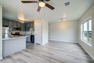 Grand Monarch Apartments in Montgomery, TX - Building Photo - Building Photo