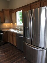 631 E Chestnut St in Jeffersonville, IN - Building Photo - Building Photo