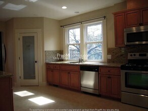 3736 SE Belmont St in Portland, OR - Building Photo - Building Photo