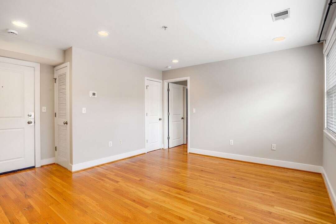 1628 C St SE in Washington, DC - Building Photo
