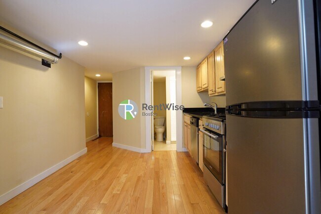 232 Cambridge St, Unit 7 in Boston, MA - Building Photo - Building Photo