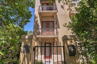 3010 W Stovall St in Tampa, FL - Foto de edificio - Building Photo