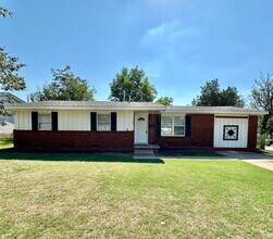 1502 NW 47th St in Lawton, OK - Building Photo - Building Photo