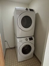 923 Boston Way in Coralville, IA - Building Photo - Building Photo