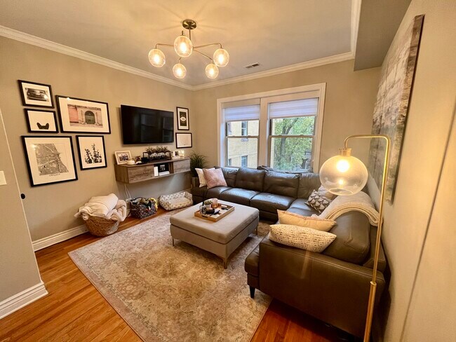 2013 N Leavitt St in Chicago, IL - Building Photo - Building Photo