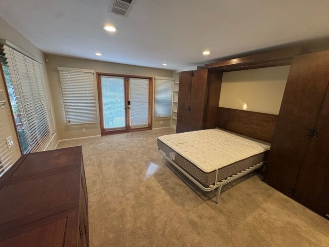 10610 Quail Canyon Rd in El Cajon, CA - Foto de edificio - Building Photo