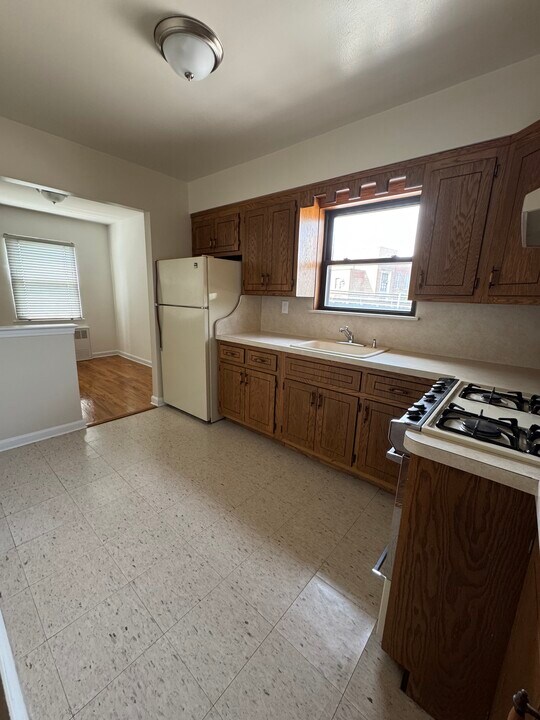 43-07-07 56th St in Queens, NY - Building Photo