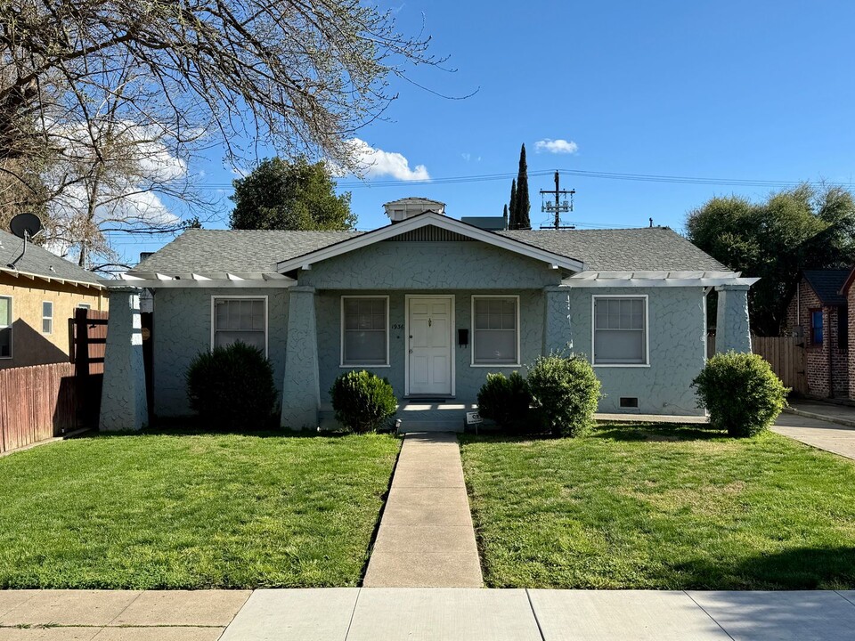 1936 El Monte Ave in Sacramento, CA - Building Photo