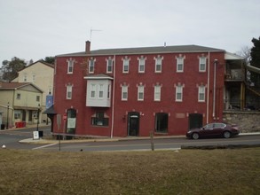 200 W Main St in Royersford, PA - Building Photo - Building Photo