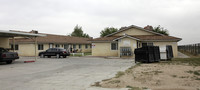 Cambridge Apartments in Adelanto, CA - Foto de edificio - Building Photo