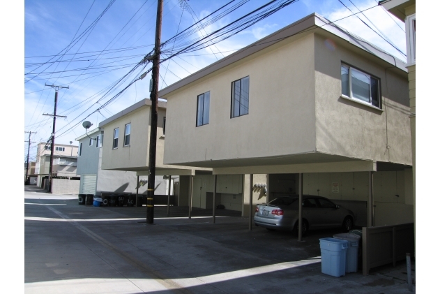 1204 W Balboa Blvd in Newport Beach, CA - Building Photo - Building Photo