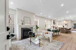 8 Holly Ave, Unit 1 in Cambridge, MA - Building Photo