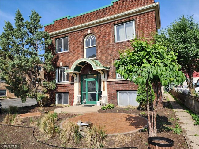 2737 Blaisdell Ave in Minneapolis, MN - Building Photo - Building Photo