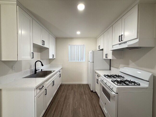 123 W Olive Dr in San Diego, CA - Building Photo - Building Photo