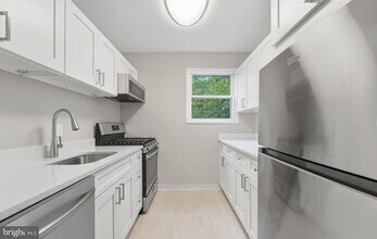 3829 Hamilton St in Hyattsville, MD - Building Photo - Building Photo