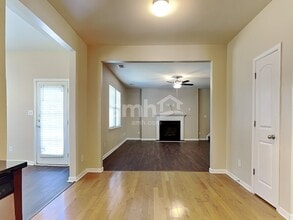 10233 Broken Stone Ct in Charlotte, NC - Foto de edificio - Building Photo