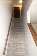 1408 E 27th Ave in Hutchinson, KS - Building Photo - Building Photo