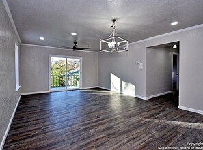 168 Barilla Plz, Unit 202 in San Antonio, TX - Building Photo - Building Photo