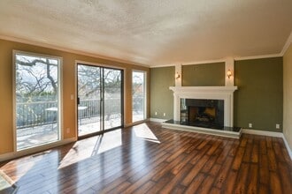 1043 Tamara Cir in Medford, OR - Building Photo - Building Photo