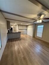 327 County Rd 2296 in Cleveland, TX - Building Photo - Building Photo