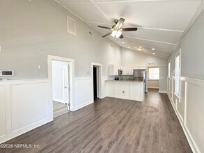 2745 Gilmore St in Jacksonville, FL - Building Photo - Building Photo