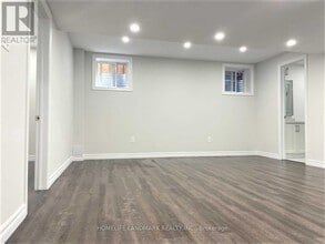 19 Cobb St in Aurora, ON - Building Photo - Building Photo