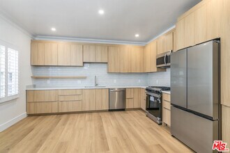 1114 S Orange Dr in Los Angeles, CA - Building Photo - Building Photo