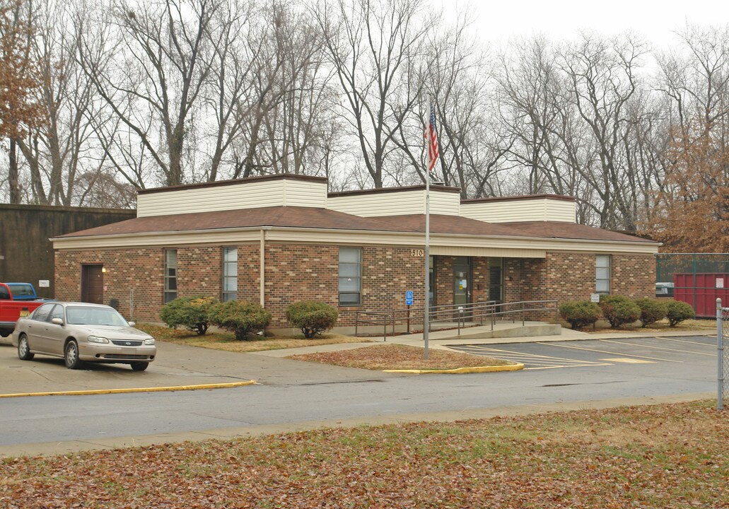 W K Elliot Garden Apartments in Huntington, WV - Building Photo