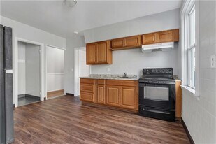 109 Pocasset Ave in Providence, RI - Building Photo