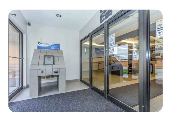 1720 Pembina Hwy in Winnipeg, MB - Building Photo - Building Photo