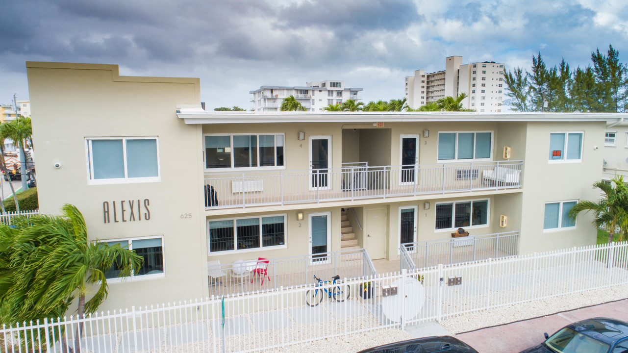 625 77th St in Miami Beach, FL - Foto de edificio