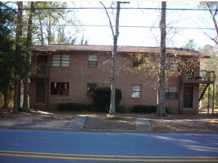 Broadway Apartments in Auburn, AL - Building Photo