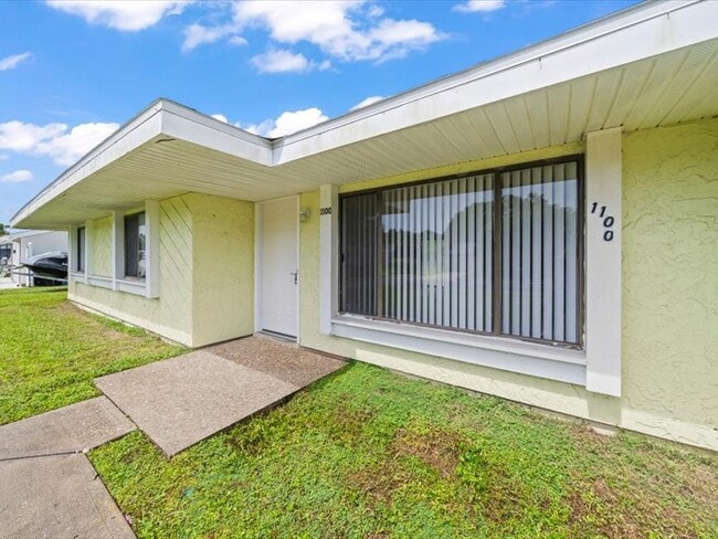 1100 Hooper Ave NE in Palm Bay, FL - Building Photo - Building Photo