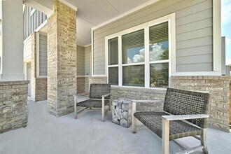 7905 Yokohama Terrace in Austin, TX - Building Photo - Building Photo