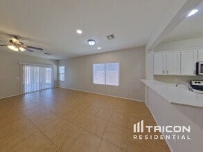 5024 S 99th Dr in Tolleson, AZ - Foto de edificio - Building Photo