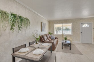 16205 NW 39th Ct in Miami Gardens, FL - Foto de edificio - Building Photo