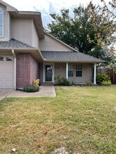 7740 Western Oaks Dr in North Richland Hills, TX - Building Photo - Building Photo