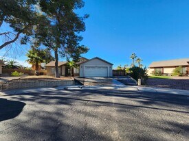 2337 W Tanque Verde Ct in Chandler, AZ - Building Photo