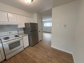 366 Flower St in Anchorage, AK - Building Photo - Building Photo