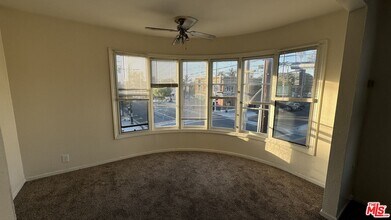 224 Falcon Ave in Long Beach, CA - Building Photo - Building Photo