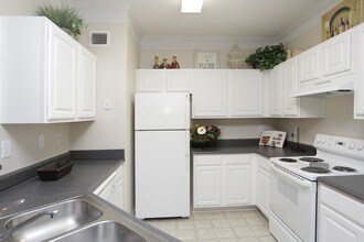 Lakeside Villas in Hampton, GA - Foto de edificio - Interior Photo