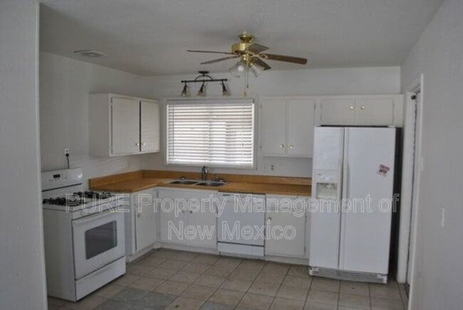 3307 Edgecliff Dr in Farmington, NM - Building Photo - Building Photo