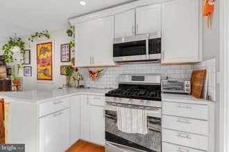 128 W Thompson St in Philadelphia, PA - Building Photo - Building Photo