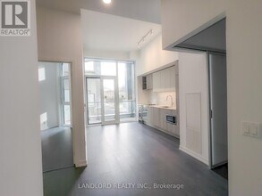 2020-2020 Bathurst St in Toronto, ON - Building Photo - Building Photo